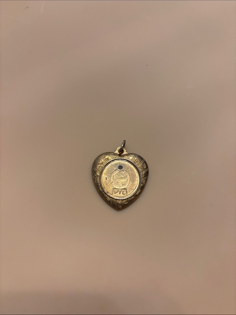 Vintage Heart Picture Pendant Gold Tone